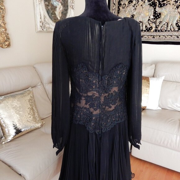 Travilla I.Magnin Vtg.Elegant Black Pleated Dress with Lace Detail Bodice - Picture 4 of 16